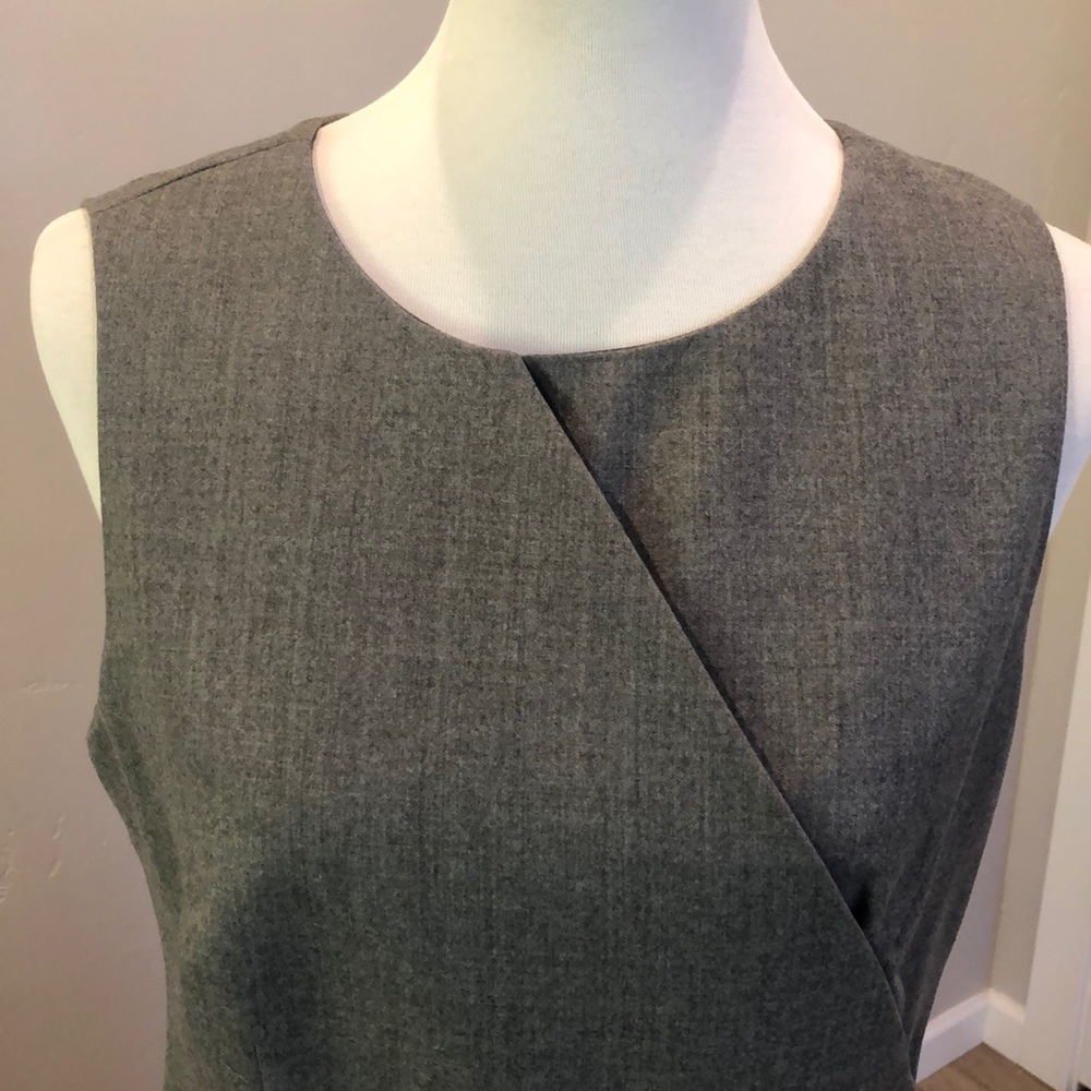 Classic heather grey Armani. Business chic. - Picture 2 of 6